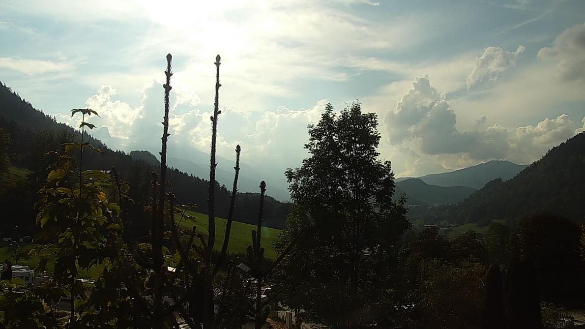Montag, 15:30