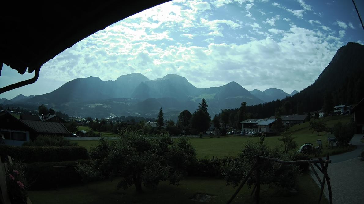 Sonntag, 09:30