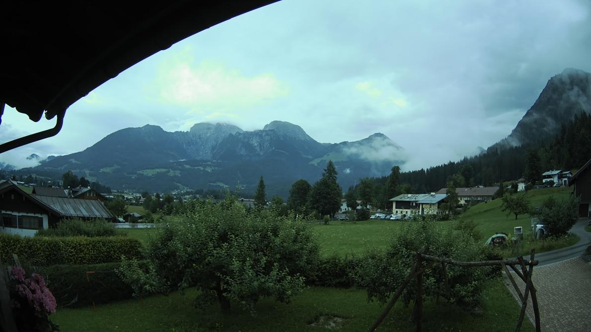 Montag, 16:00