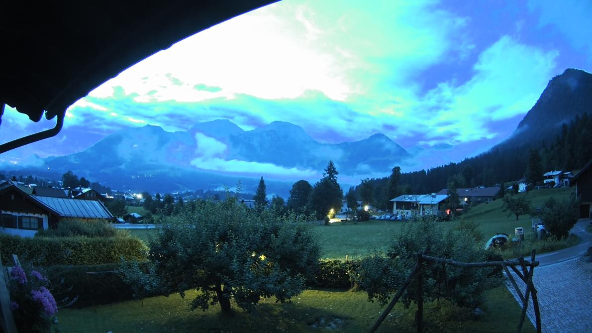 Sonntag, 04:50