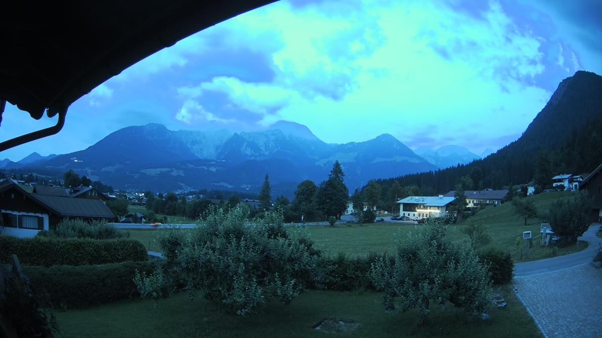 Dienstag, 21:30