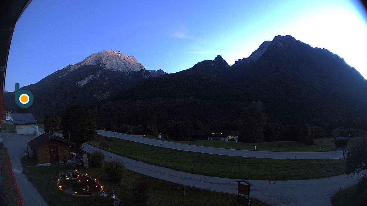 Sonntag, 19:30