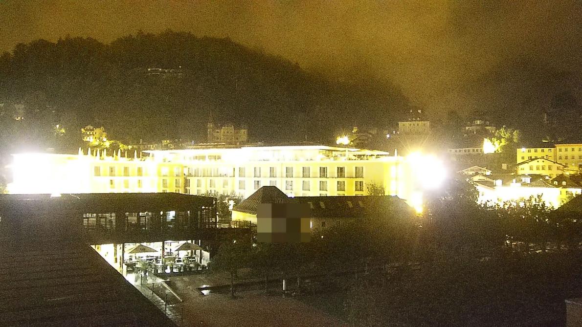 Freitag, 04:00