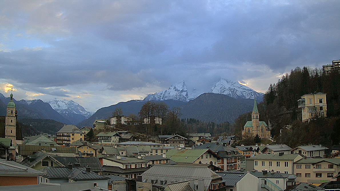Dienstag, 17:30