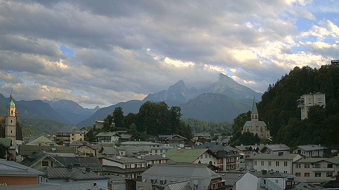 Freitag, 19:30