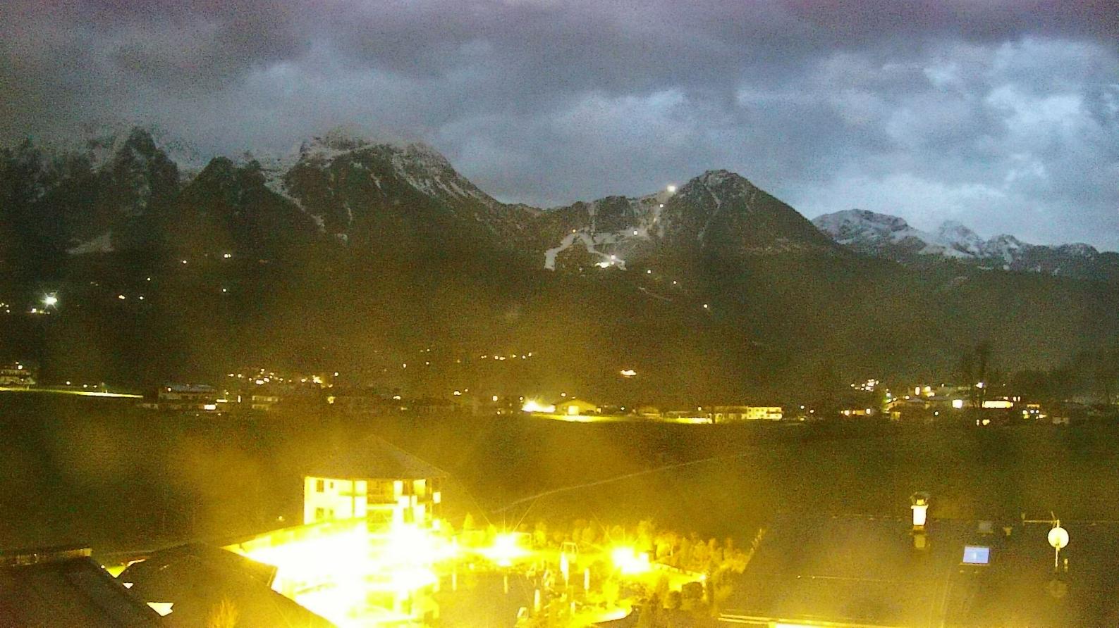 Donnerstag, 20:30