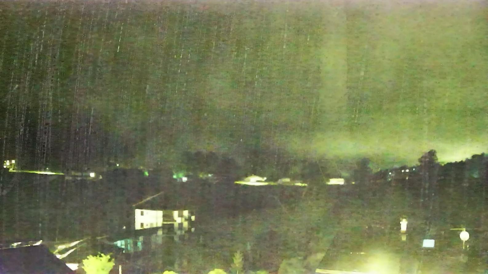 Freitag, 04:00